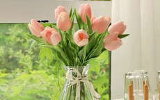 Mẹo đặt bình hoa ở vị trí này giúp tài lộc tự tìm đến, tiền vào như nước