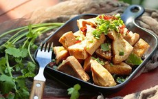 Chỉ với khoảng 15 nghìn đồng và thêm một bước khi chế biến, món ăn quen thuộc bỗng khiến cả nhà ăn ngấu nghiến