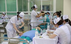 Từ hôm nay (15/7), nhân viên y tế được hưởng hàng loạt loại phụ cấp đặc thù theo chính sách mới 