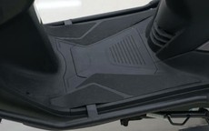Tiện ích ngang SH, xe ga 125cc giá chỉ 29 triệu đồng có sàn để chân rộng, đi 100km/2,18 lít xăng, rẻ hơn Vision