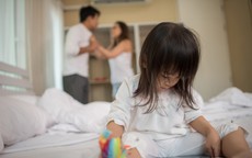 Không phải nghèo, đây mới là 3 kiểu gia đình khiến trẻ bất hạnh nhất