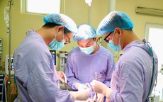 Ho kéo dài vài tuần không đỡ, cụ ông được chẩn đoán mắc ung thư phổi