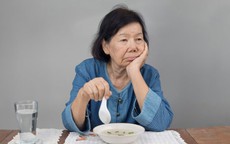 Tuổi già tôi mới ngộ ra: Về hưu muốn bình yên, nhất định không được làm 3 việc