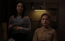 Việt Hoa và Thu Quỳnh đối đầu căng thẳng khi hai băng đảng ma túy gặp nhau trong 'Lửa trắng'