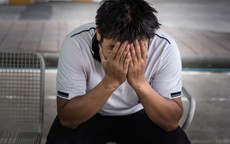 Bị lừa dối suốt nhiều năm, chồng chọn cách 'trả đũa' gây ngỡ ngàng trước cửa nhà bố mẹ vợ