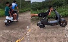 Xử lý nhóm thiếu niên ở Quảng Ninh điều khiển xe máy điện kẹp ba, nằm trên yên xe khi lưu thông