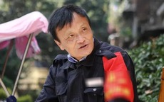Nghỉ hưu vẫn đi làm trả nợ thay con, tôi bàng hoàng khi thấy con dốc tiền đãi thông gia
