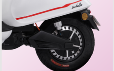 Bất ngờ xe máy điện giá 19,9 triệu đồng cốp rộng tới 21L, pin đi 200 km/lần sạc
