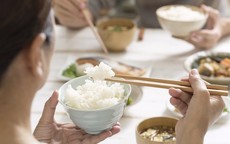 Người bệnh tiểu đường ăn cơm trắng thế nào để kiểm soát đường huyết?
