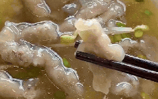 Thịt heo nấu kiểu này lạ mà ngon: Chua cay, mềm mướt, ăn với cơm hay bún đều "hết sảy"