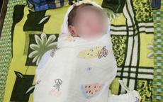 Xót xa bé trai sơ sinh bị bỏ rơi trước cổng trung tâm y tế ở Huế