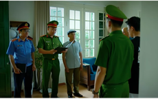 Khánh bị bắt, chưa kịp tiễn Phương đi du học