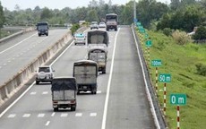 Liên tiếp xử lý các tài xế không giữ khoảng cách an toàn trên cao tốc