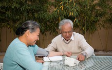 31 triệu đồng lương hưu mỗi tháng vẫn chật vật: Sai lầm khiến vợ chồng U70 cạn sạch tiền tiết kiệm