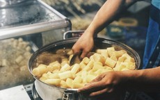 Mua mía đừng chỉ ép lấy nước uống, hãy làm theo cách này vừa giúp ngon miệng, vừa giúp 'đẩy hàn'
