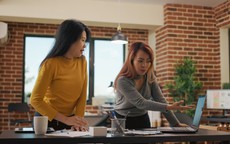 Muốn kiếm tiền và thoát cảnh chật vật, người làm công ăn lương cần thay đổi 3 điều