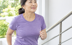 Sau tuổi 50, leo cầu thang có thể giúp tăng cường sức khỏe tim mạch