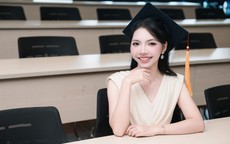 Từ cô bé mê đọc sách đến nữ thủ khoa ngành GPA 4.0 tại Đại học Kinh tế Quốc dân