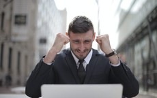 Đàn ông tuổi 40: Tưởng vững vàng nhưng bên trong lại tồn tại những áp lực khó nói