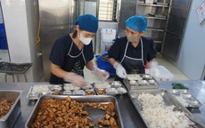 Vụ lùm xùm thực phẩm bán trú ở Hà Nội: Xã Quảng Bị dừng hợp đồng nấu ăn với công ty Thăng Long