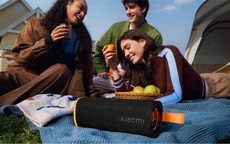 Loa Bluetooth kháng nước: món đồ nhỏ đang thay dàn âm thanh khi đi glamping