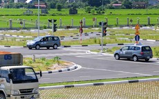 Từ 2027, kỹ năng 'giữ khoảng cách an toàn' được lồng ghép xuyên suốt 12 bài thi sát hạch lái xe ô tô