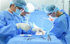 Thai phụ 33 tuổi xoắn buồng trứng tái diễn sau 4 ngày: Cảnh báo dấu hiệu dễ nhầm với chuyển dạ
