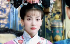 Tiểu Yến Tử từng nhận 'gạch đá' vì diễn xuất, U50 viên mãn bên chồng tài tử