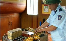 Bắt giữ 4 tầu dùng kích điện đánh bắt thuỷ sản trái phép trên vịnh Hạ Long