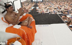 “Thánh Yoga” đối mặt với cáo buộc hiếp dâm hàng loạt nữ học viên