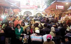 Cầu cúng đầu năm: Tín ngưỡng hay mê tín?