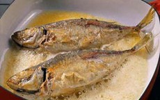 Rán thức ăn với dầu ô liu, dầu hướng dương tốt cho tim