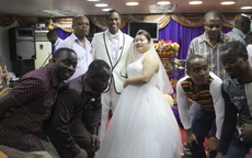Đám cưới cổ tích đẹp như mơ của chú rể châu Phi và cô dâu Trung Quốc