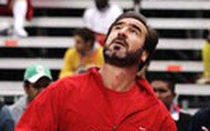 King Eric vẫn nặng tình với bóng đá