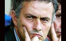 Cổ động viên của Barca muốn Mourinho