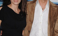 Pitt, Jolie tránh gặp mặt Aniston
