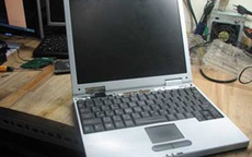 Săn laptop rẻ không dễ