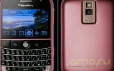 BlackBerry Bold khảm kim cương giá 5.684 USD