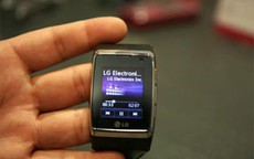 Điện thoại đeo tay của LG có giá 1.500 USD?