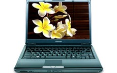 Laptop Toshiba gọn gàng giá bình dân