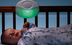 Đèn cảm ứng ru ngủ cho bé