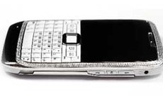 Nokia E71 kim cương hơn 170 triệu đồng