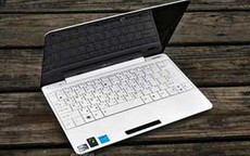 Eee PC siêu mỏng tại VN giá hơn 9 triệu đồng