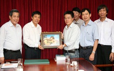 GS Ngô Bảo Châu nhận bằng tiến sỹ danh dự của ĐHQG Hà Nội