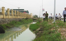 Bắt quả tang C.ty Sơn Hà xả thải chưa qua xử lý 