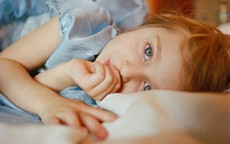 Nguy hiểm khi bé đột nhiên nói ngọng