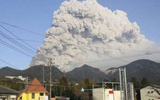 Núi lửa phun trào tại Nhật Bản 