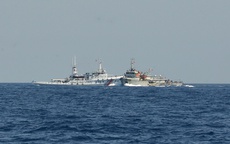 12 tàu Trung Quốc chặn tàu Việt Nam