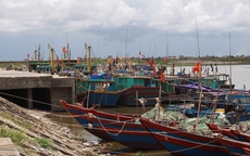 Hoãn mọi hoạt động, lo chống bão số 2