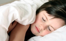 Bị ép đi ngủ sớm có thể khiến trẻ mất ngủ